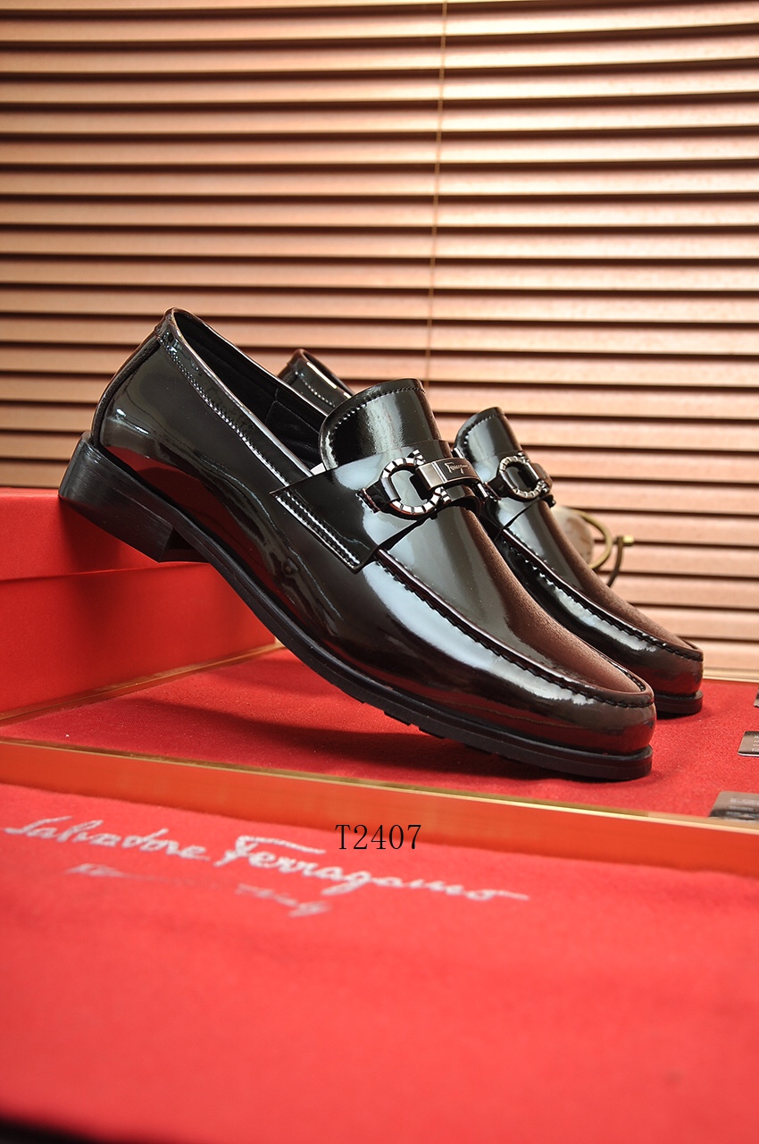 Ferragamo sz38-44 323